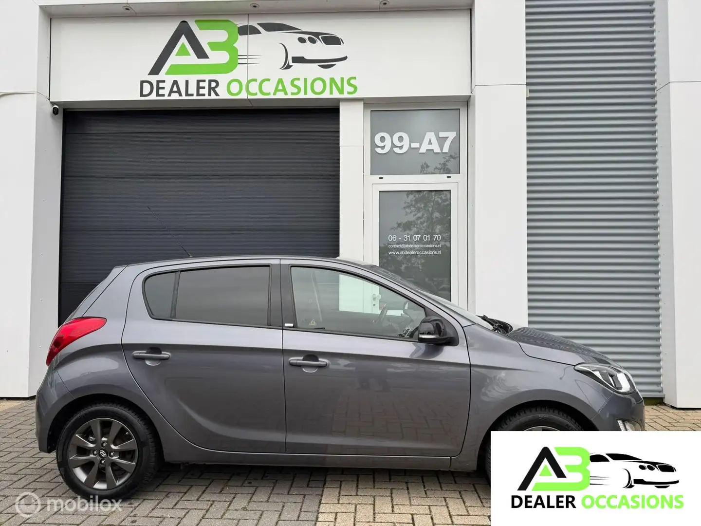Hyundai i20 1.2i Fifa World Cup Edition 5 drs, Airco,NW-APK Gris - 2