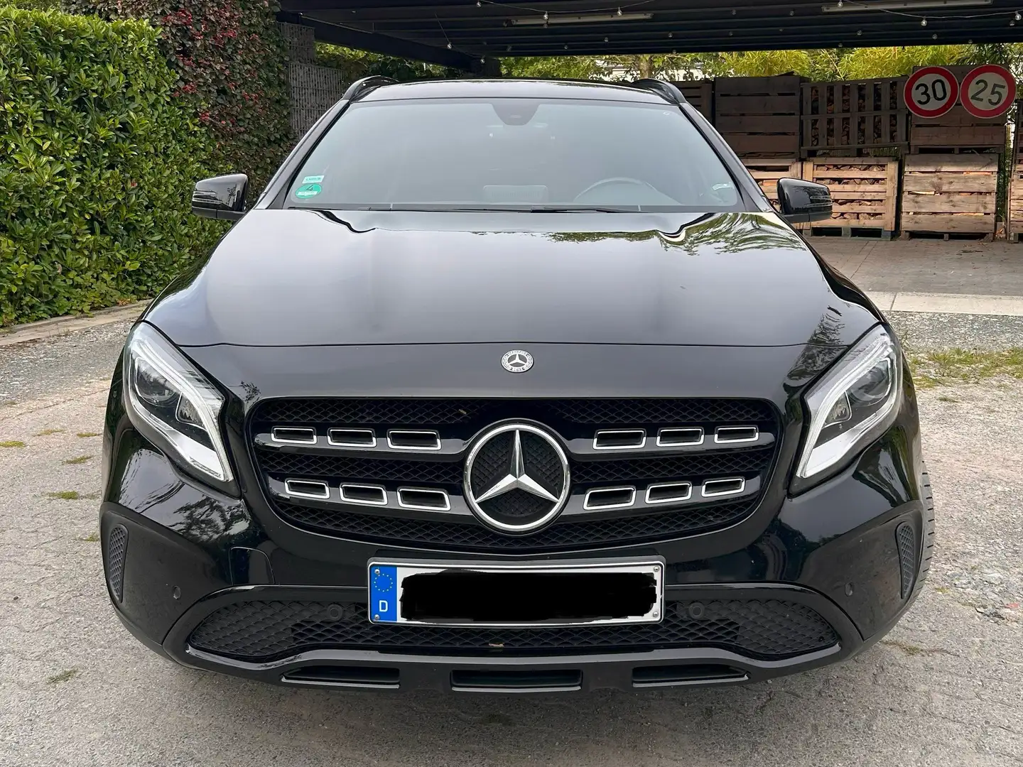 Mercedes-Benz GLA 180 GLA 180 d Urban Schwarz - 2