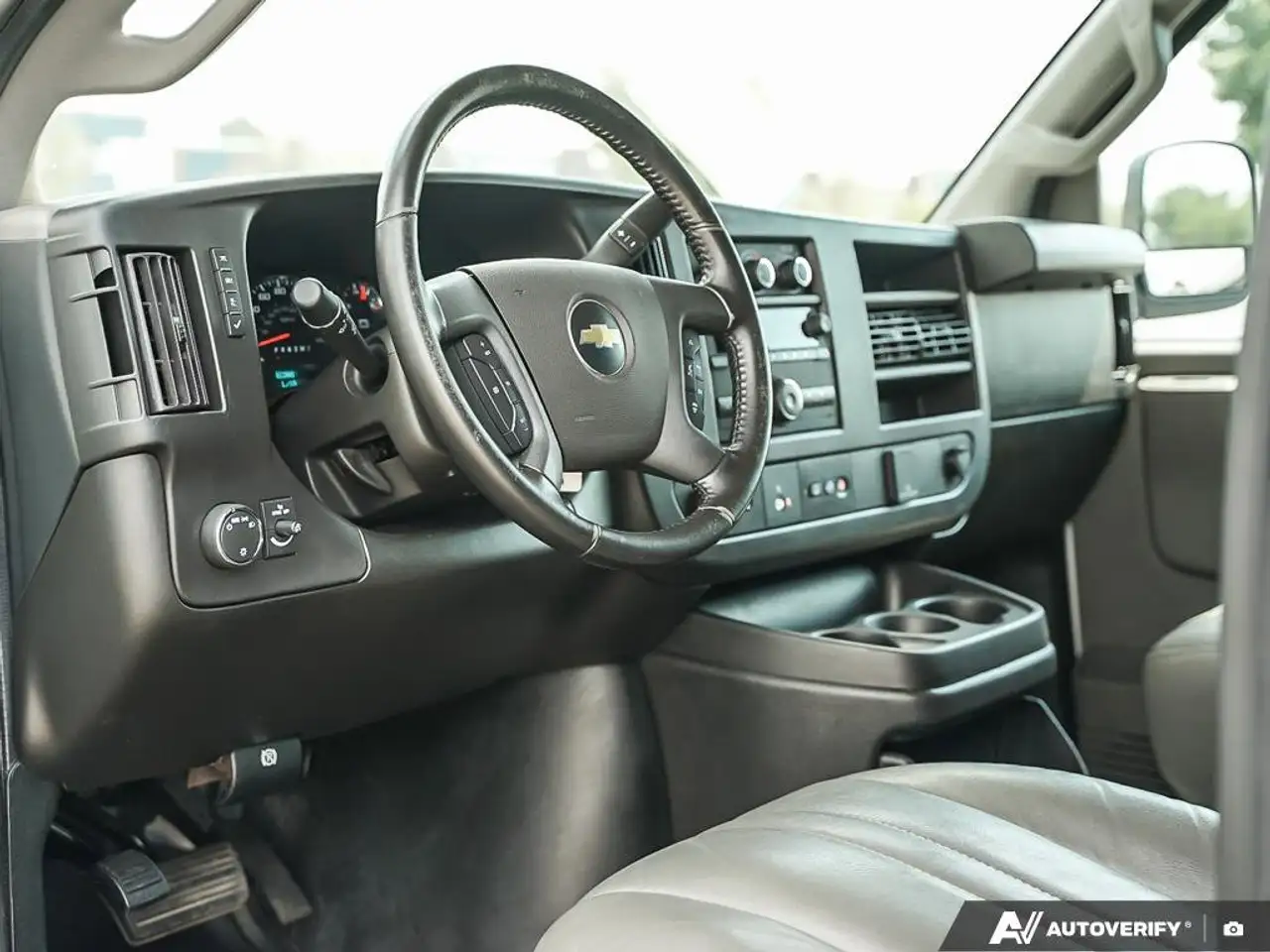 Chevrolet Express 2500 снимка Chevrolet Express 2500