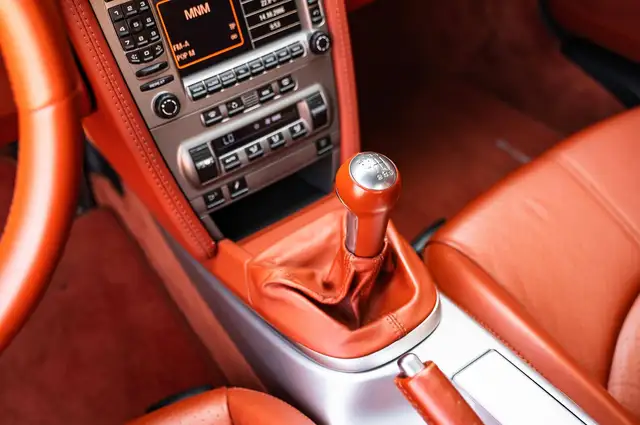 Porsche 911 view 9