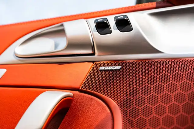 Porsche 911 view 11