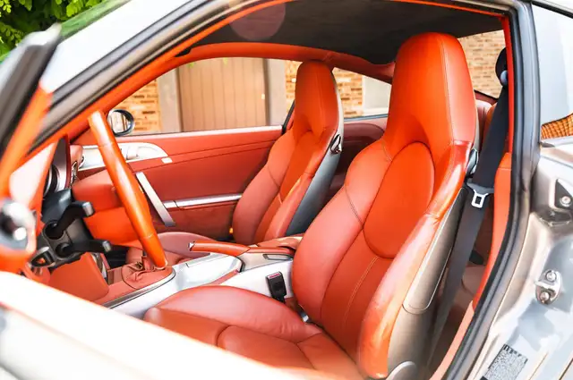 Porsche 911 view 5