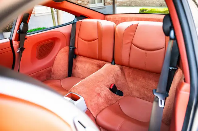 Porsche 911 view 6