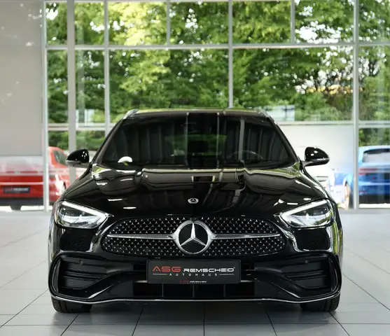 Mercedes-Benz C Class view 4