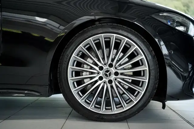 Mercedes-Benz C Class view 12