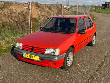 205 Forever met 2 jaar apk