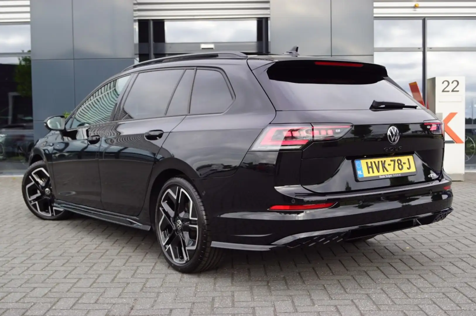 Volkswagen Golf Variant Variant 1.5 TSI DSG R-Line 150pk /Facelift/ Panoda Zwart - 2