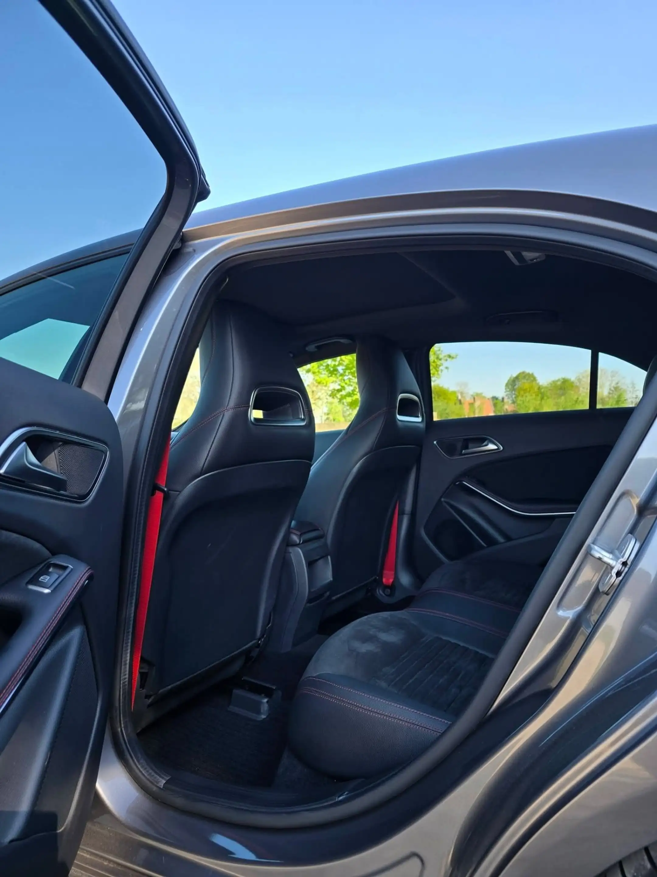 Mercedes-Benz A 45 AMG A 45 AMG 4-Matic — photo 11