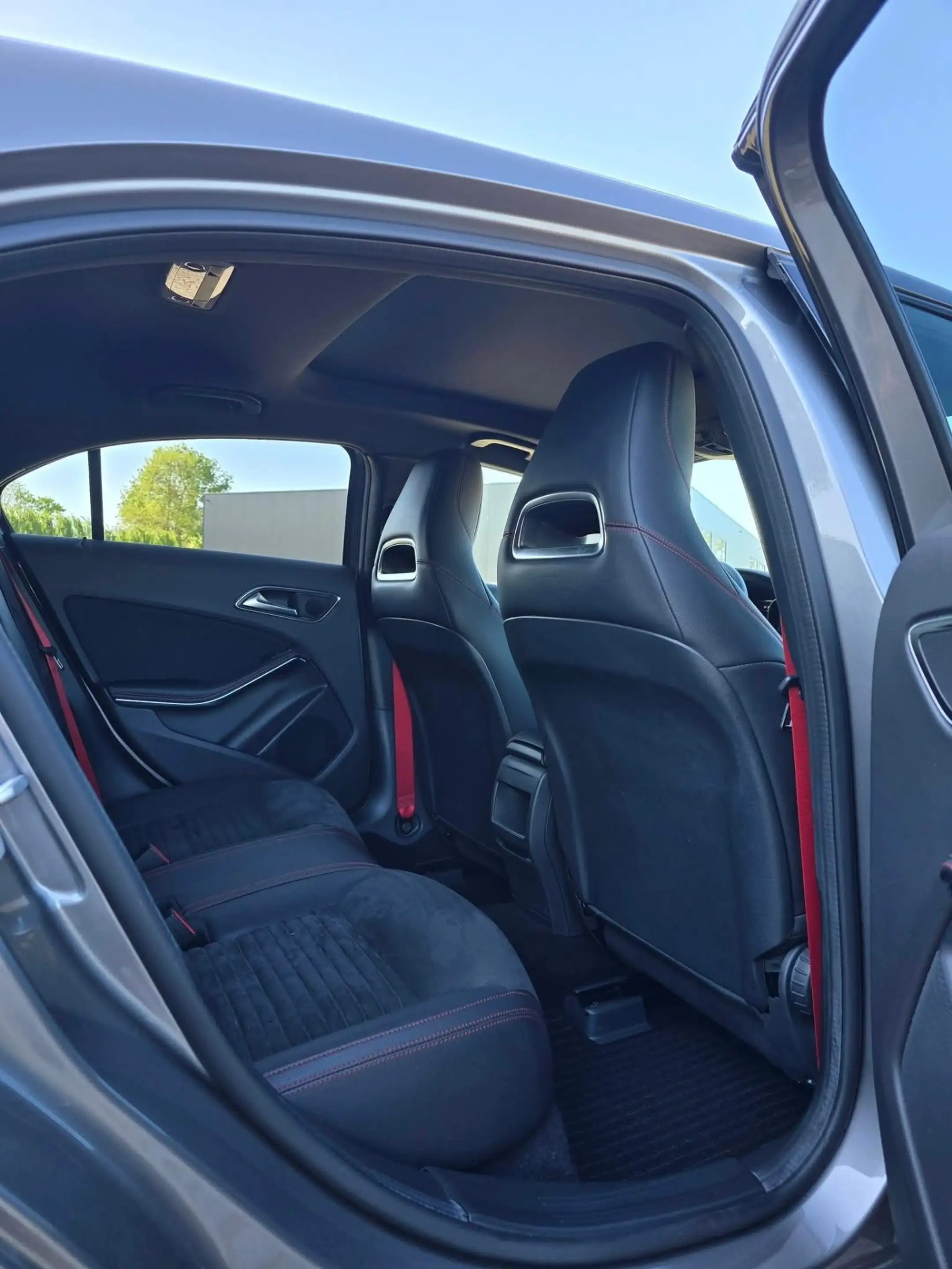Mercedes-Benz A 45 AMG A 45 AMG 4-Matic — photo 12