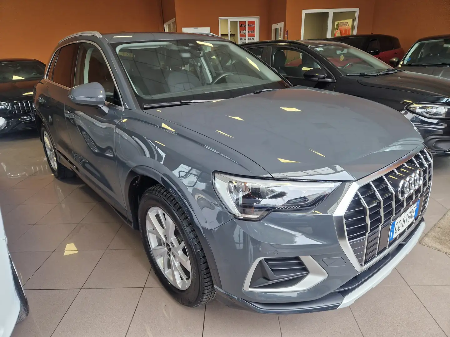 Audi Q3 35 2.0 tdi Business Advanced quattro s-tronic Grigio - 2