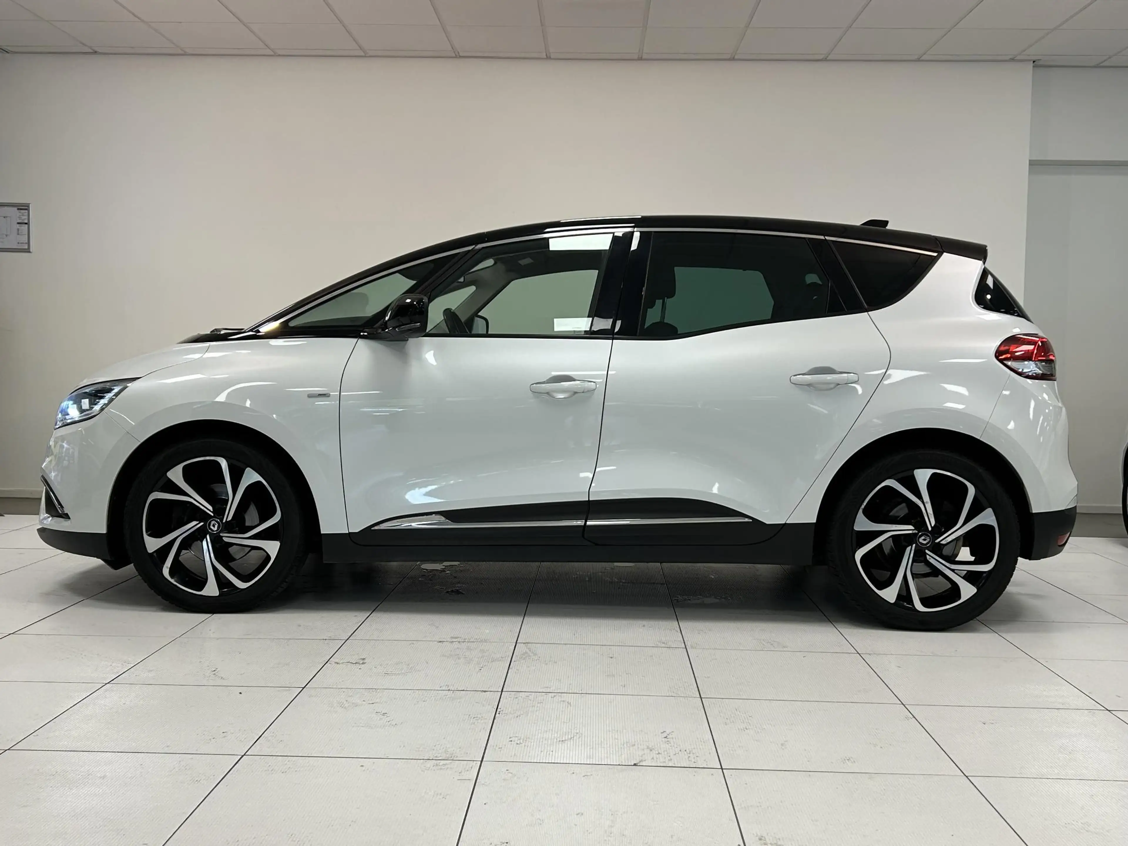 Renault Scenic 1.2 TCe Bose | Panoramadak | Parkeersensoren | BOS — photo 18