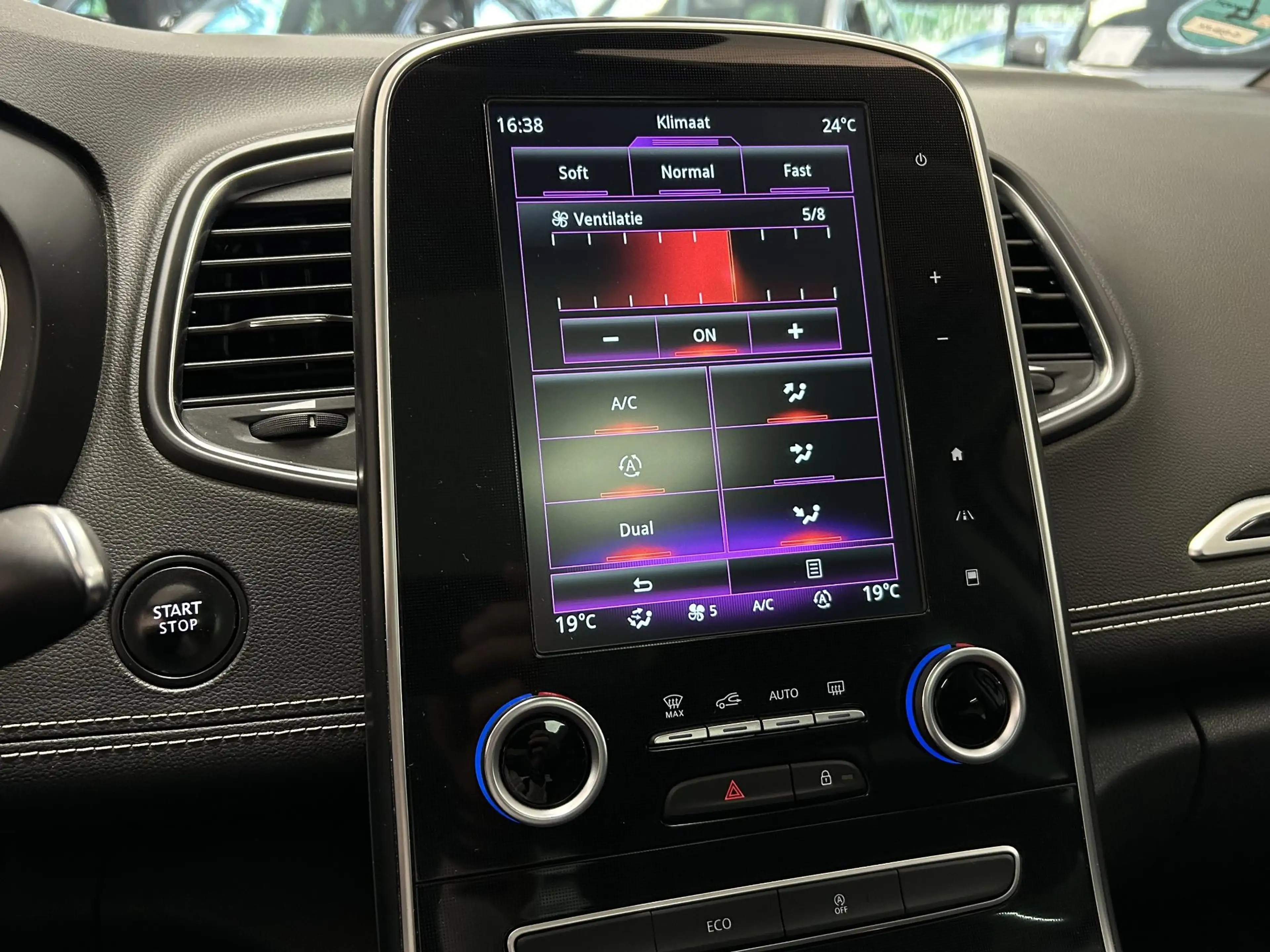 Renault Scenic 1.2 TCe Bose | Panoramadak | Parkeersensoren | BOS — photo 31