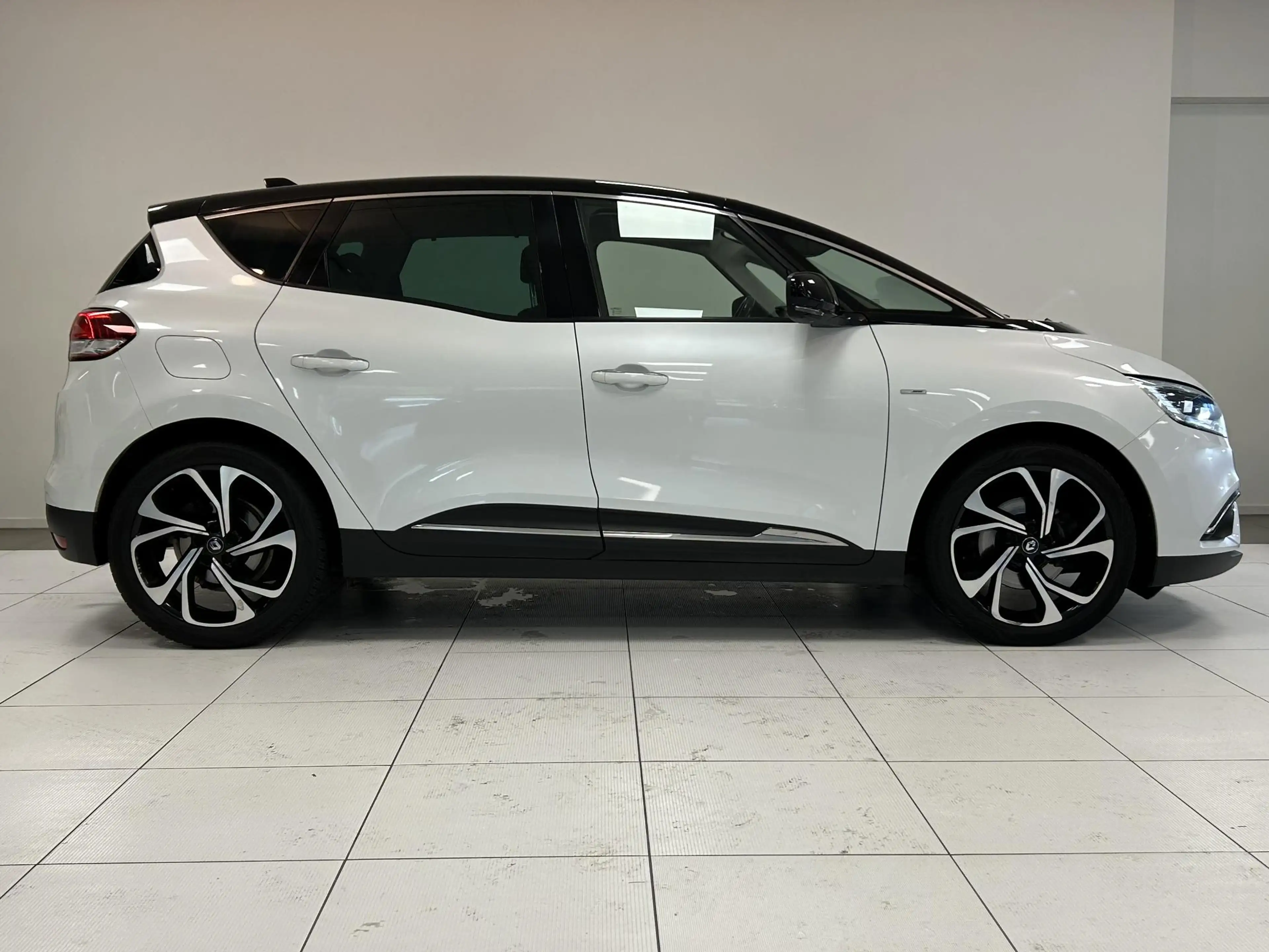 Renault Scenic 1.2 TCe Bose | Panoramadak | Parkeersensoren | BOS — photo 19
