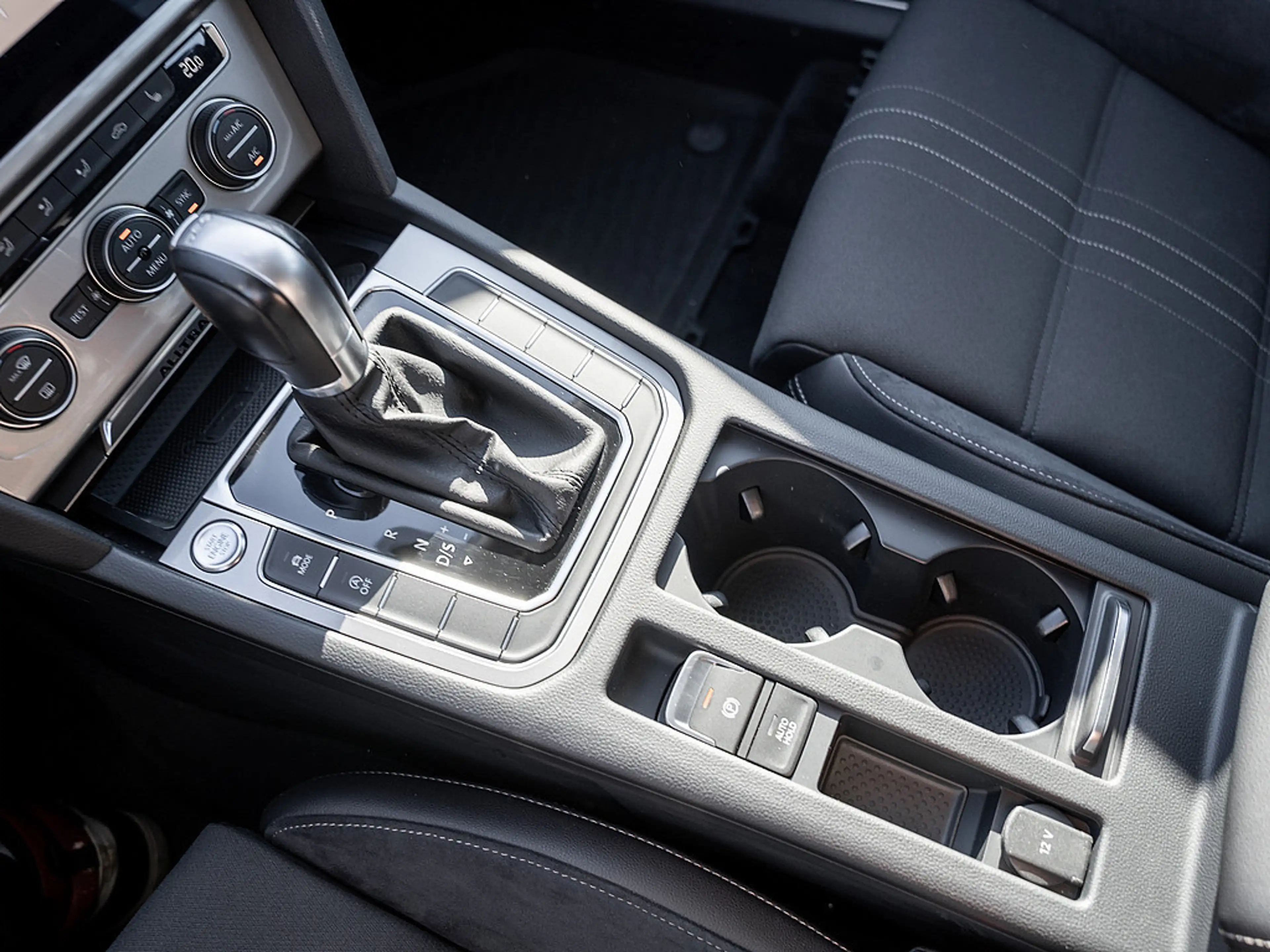 Volkswagen Passat Alltrack 4M 2.0 TDI KAM LED SHZ PDC — photo 10