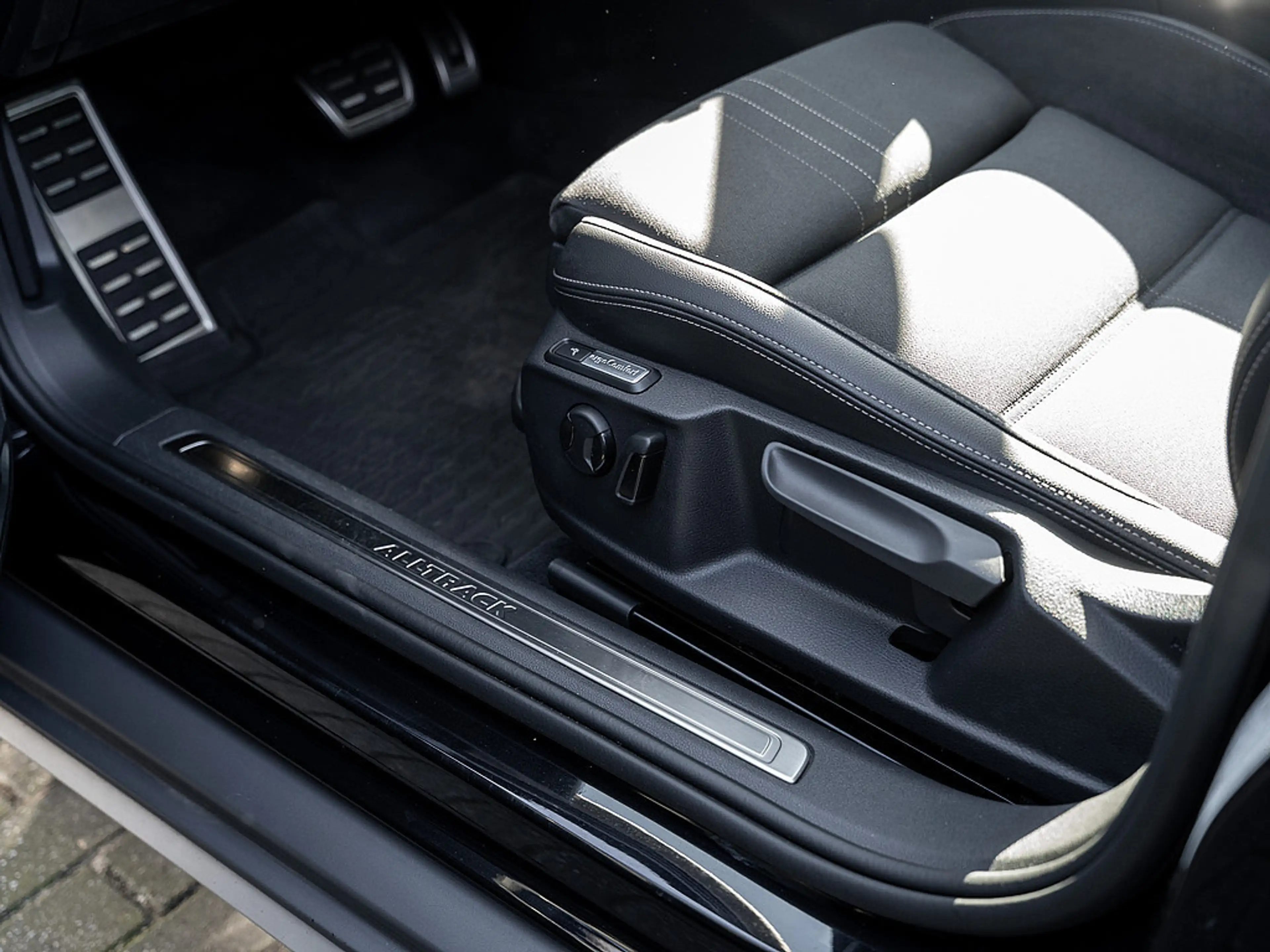Volkswagen Passat Alltrack 4M 2.0 TDI KAM LED SHZ PDC — photo 15