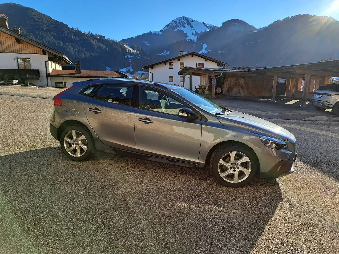 Volvo V40 Cross Country V40 Cross Country D2 Grau - 1