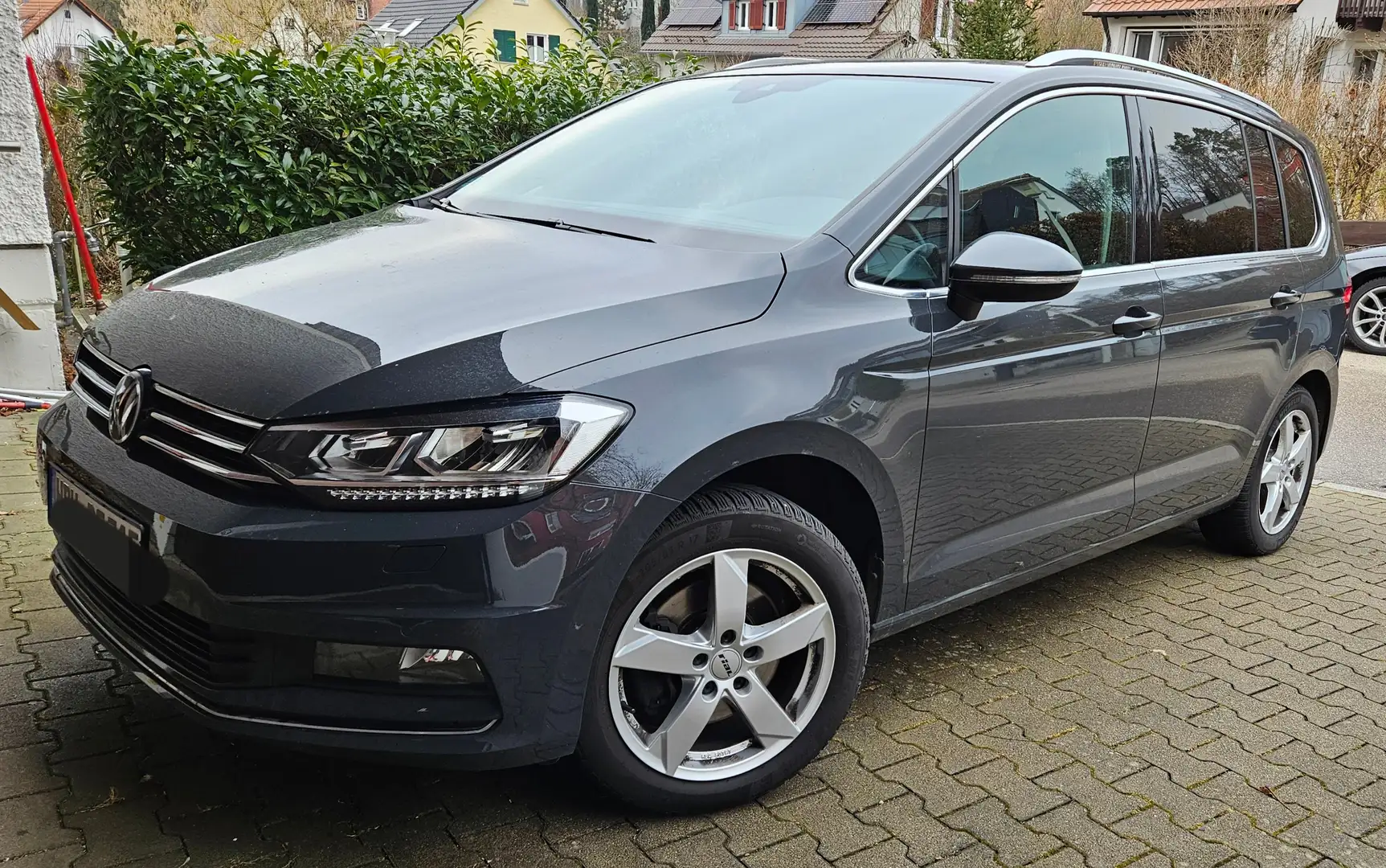 Volkswagen Touran Touran+1.5+TSI+ACT+OPF+DSGHighline Grau - 1