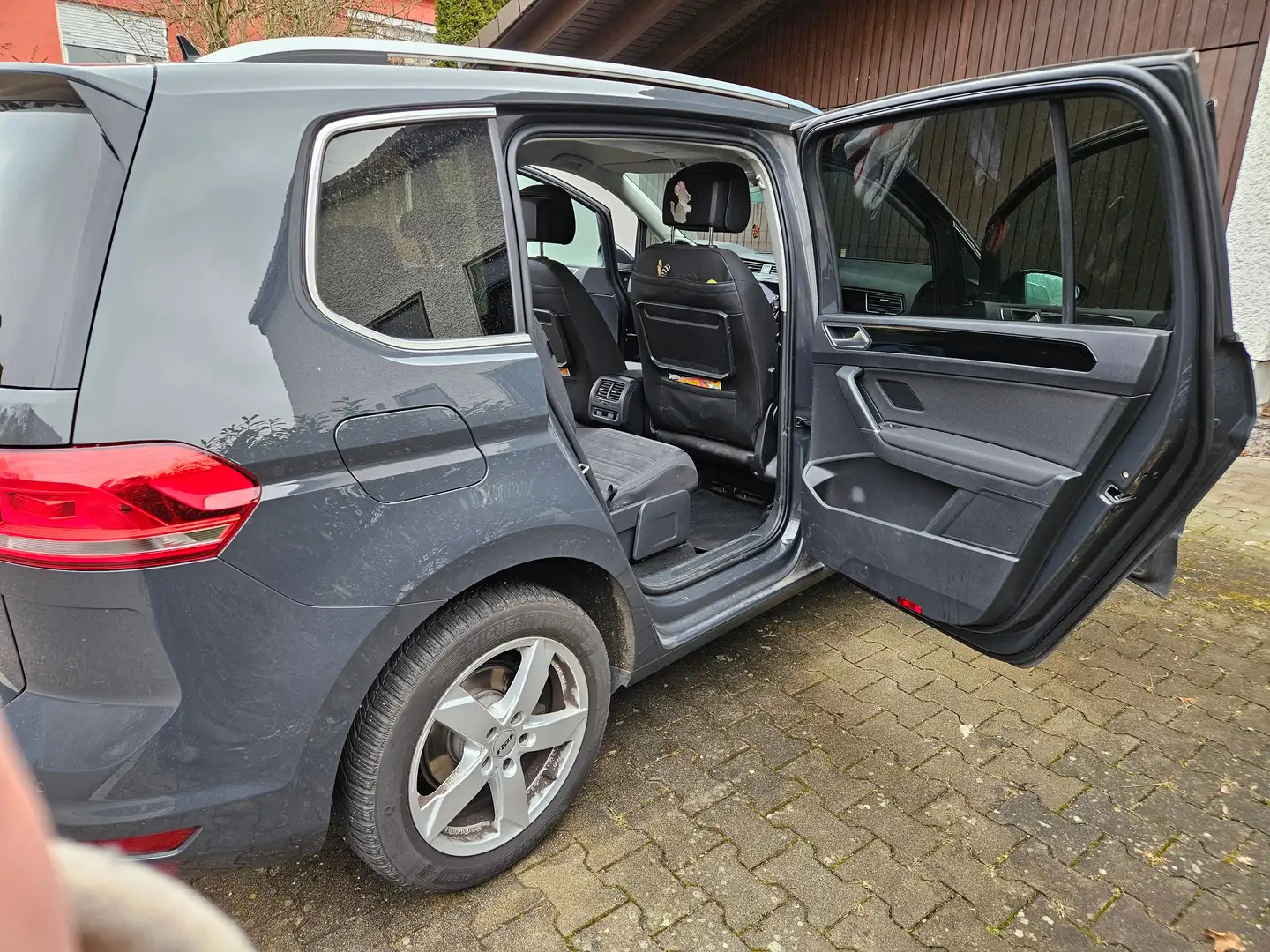 Volkswagen Touran Touran+1.5+TSI+ACT+OPF+DSGHighline Grau - 2
