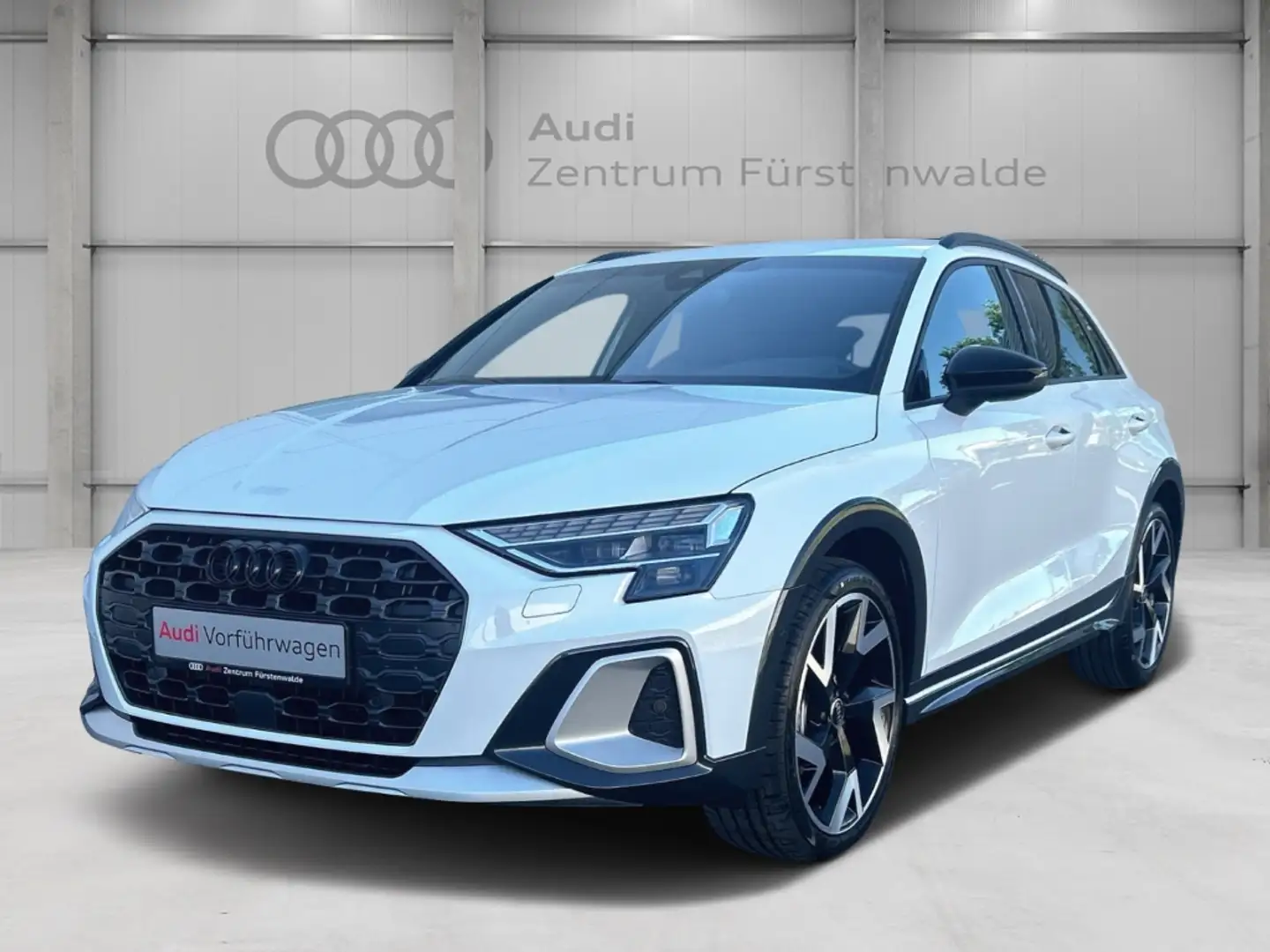 Audi A3 S tronic allstreet 35 TDI Stronic+MLED+Sline+Klima Weiß - 1