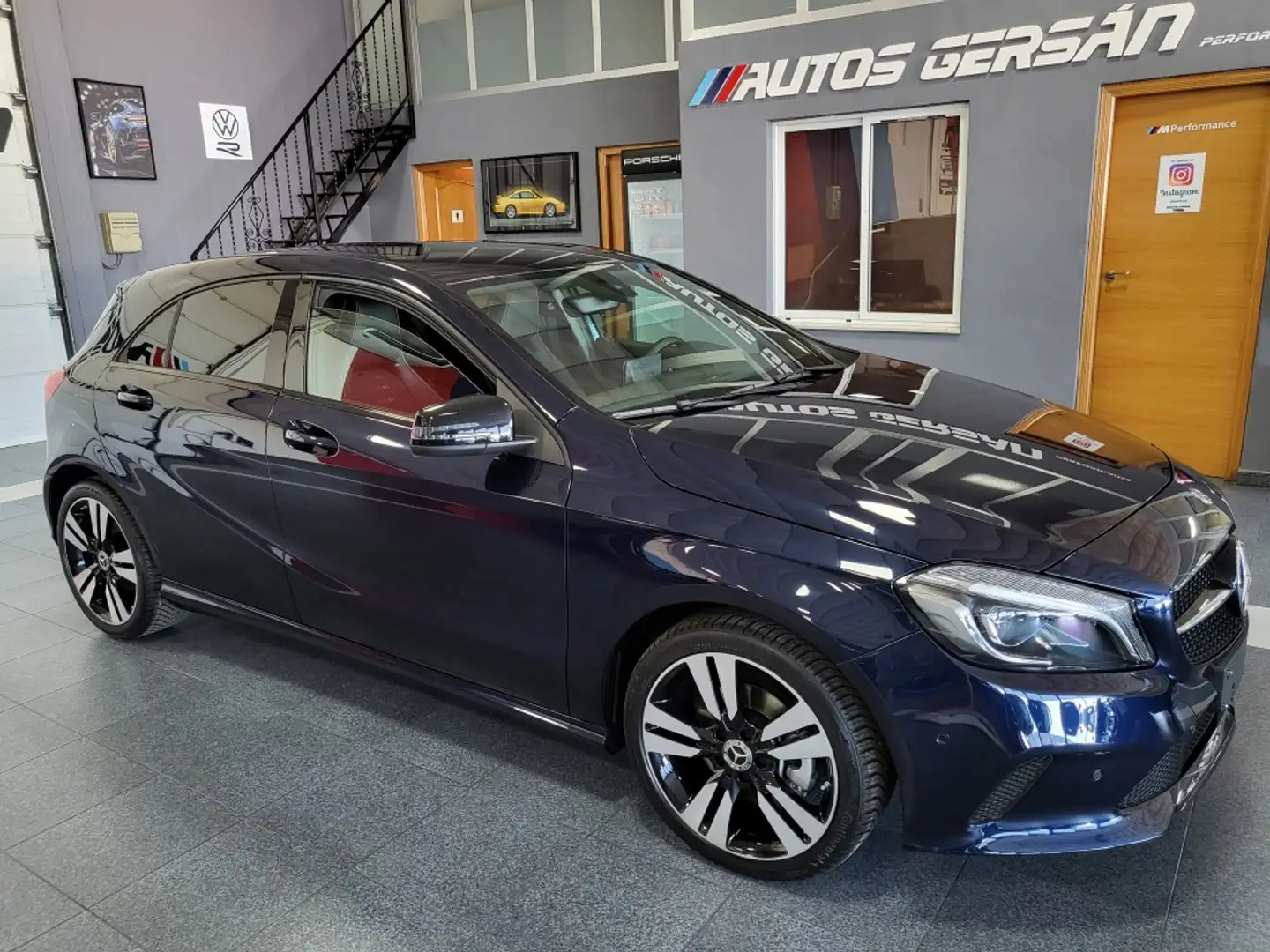 Mercedes-Benz A 180 Blau - 2