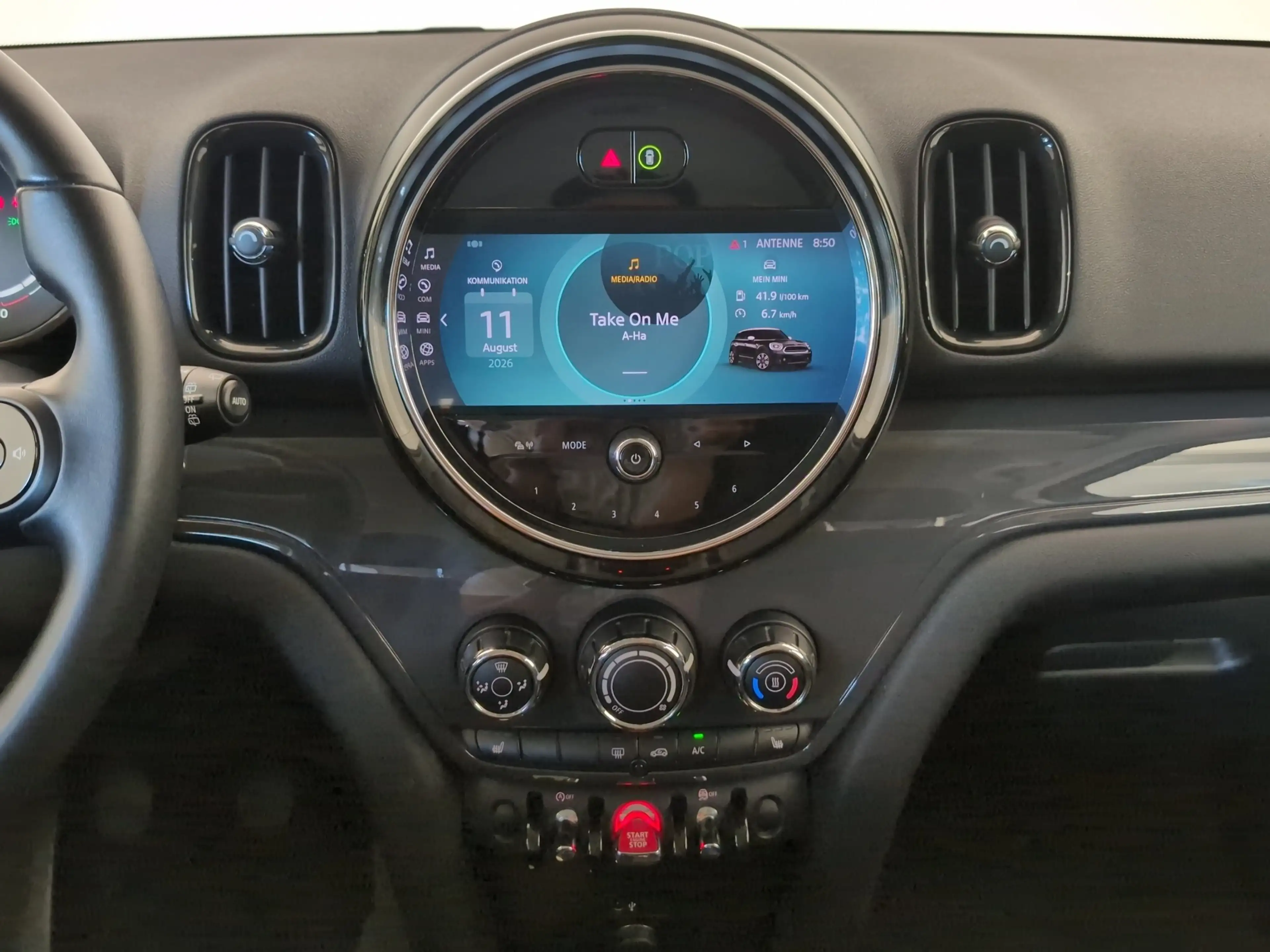 MINI One Countryman — photo 7