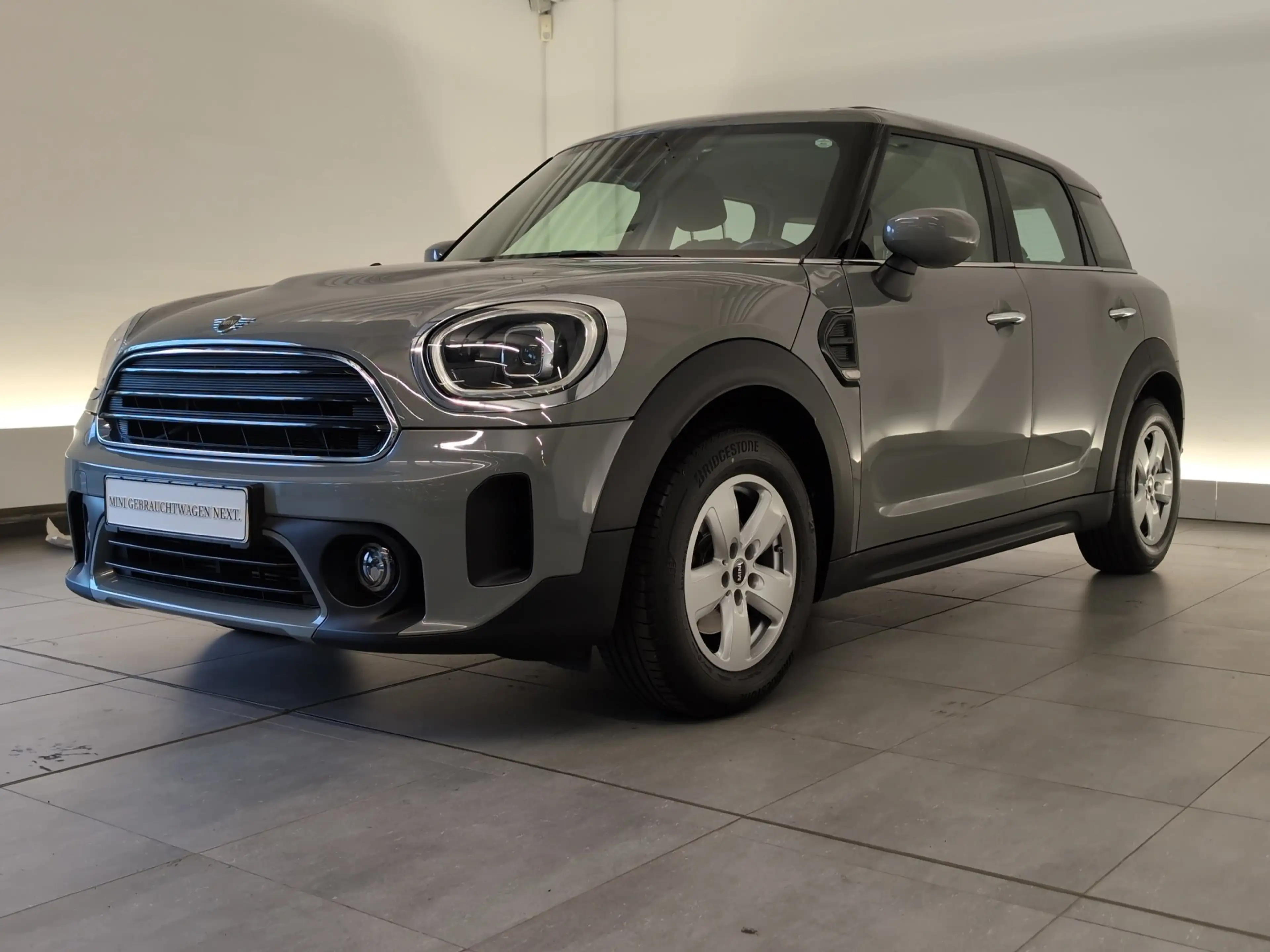 MINI One Countryman — photo 2