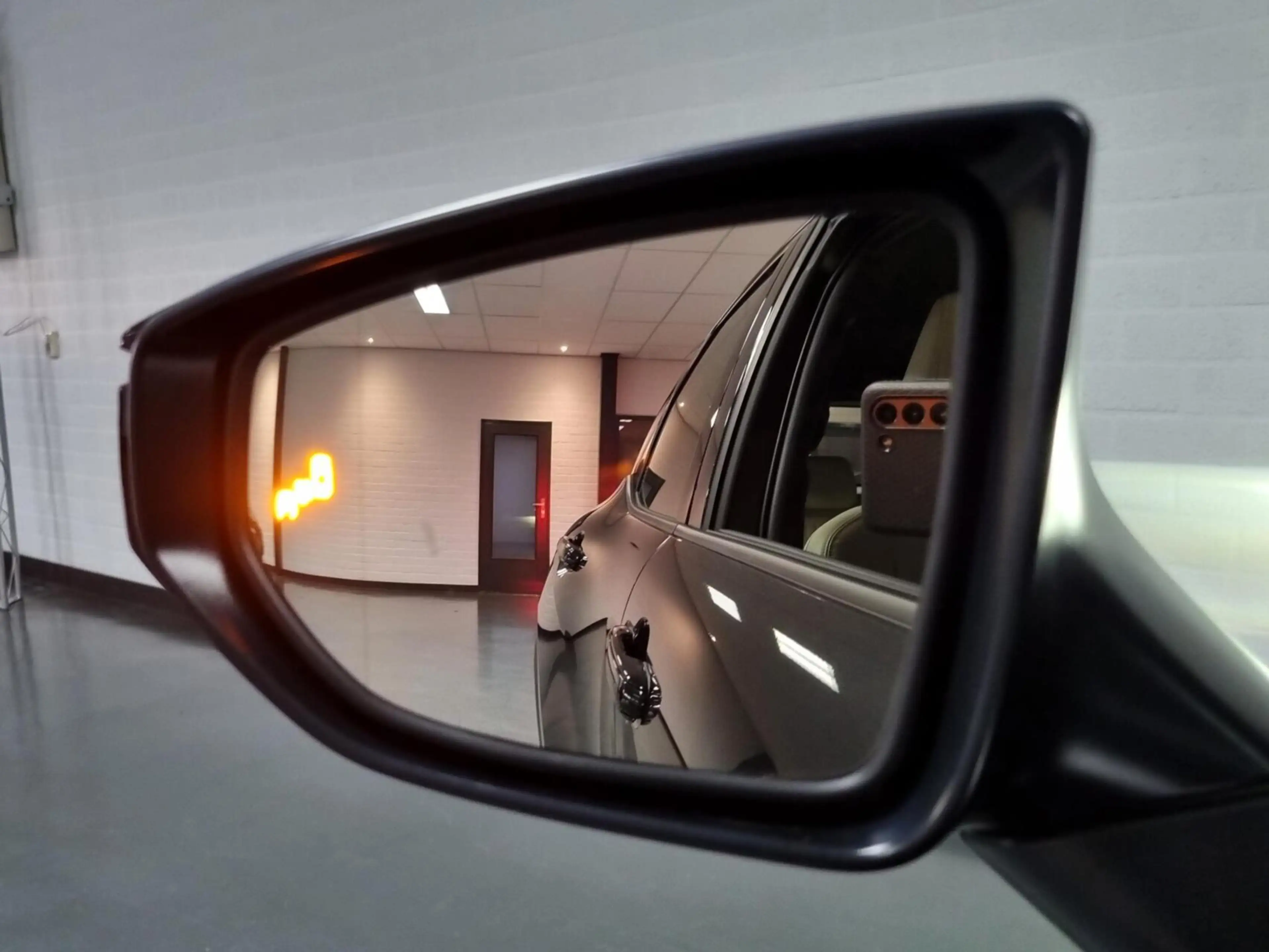 Lexus LBX 1.5 Elegant / Leder / PDC / BSM — photo 18