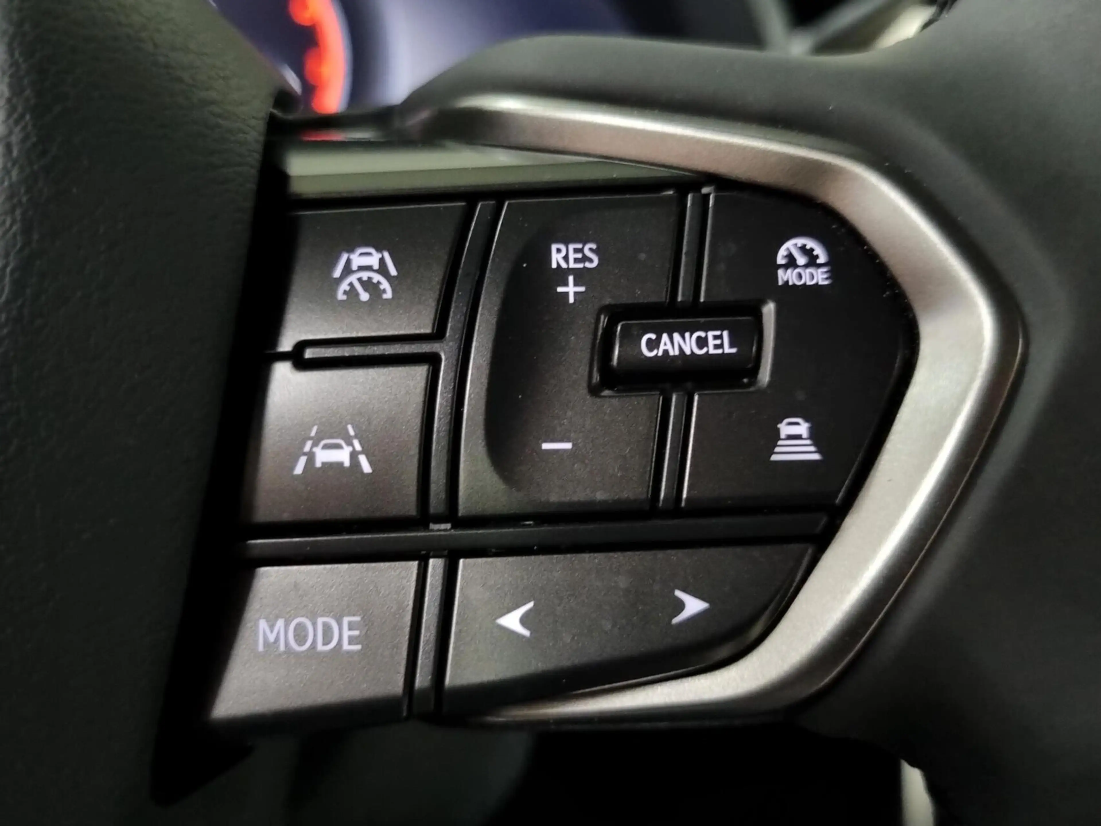 Lexus LBX 1.5 Elegant / Leder / PDC / BSM — photo 24