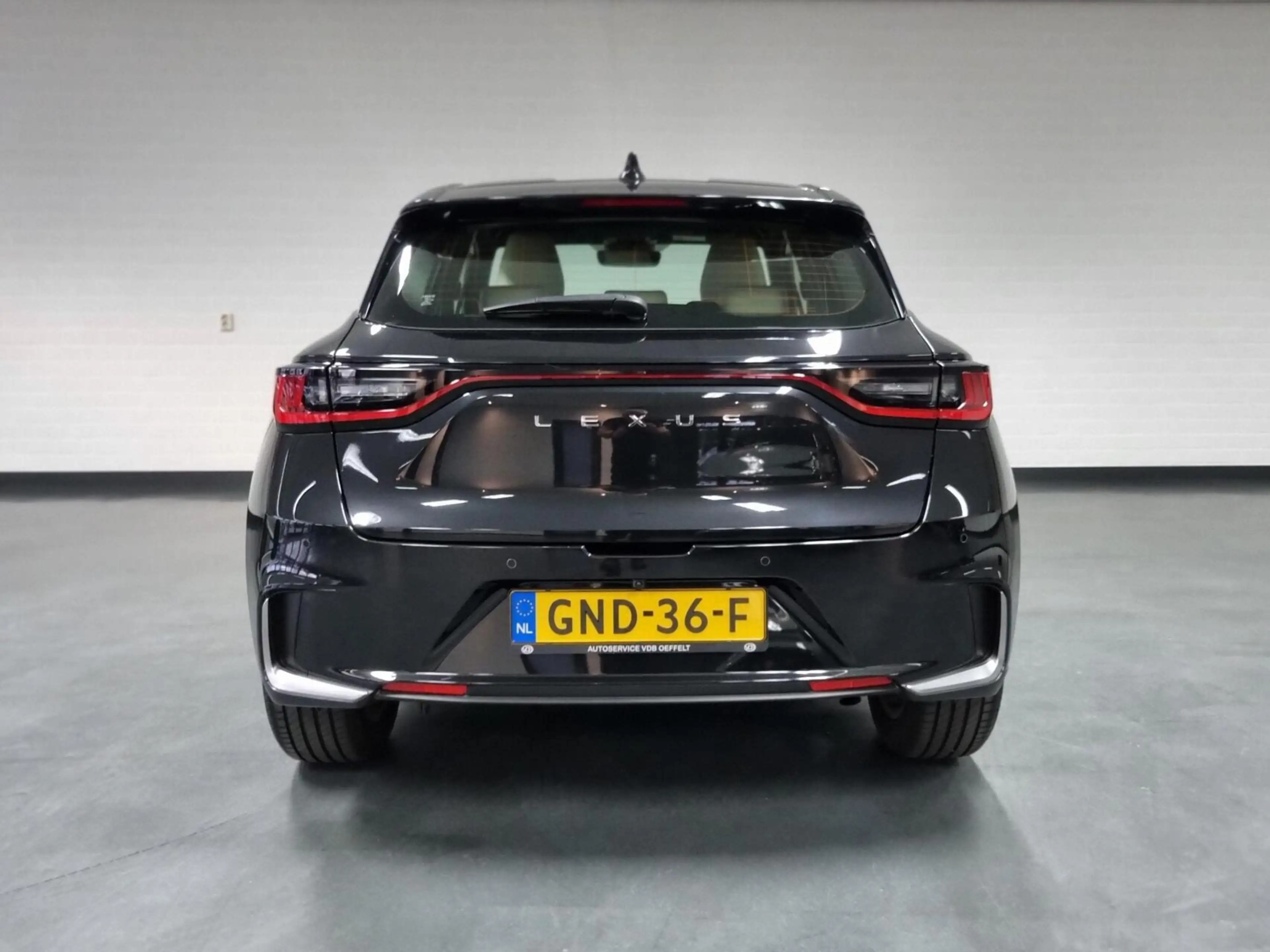 Lexus LBX 1.5 Elegant / Leder / PDC / BSM — photo 7