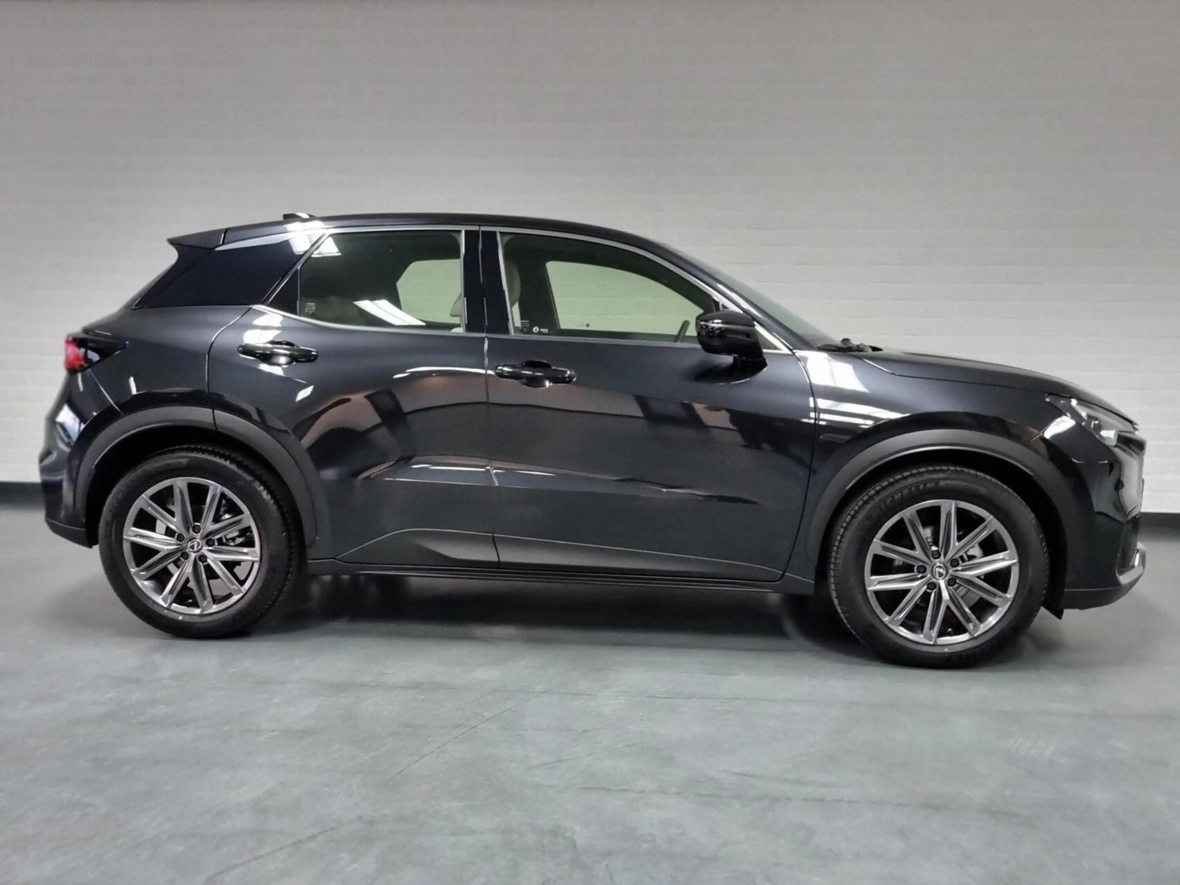 Lexus LBX 1.5 Elegant / Leder / PDC / BSM — photo 6