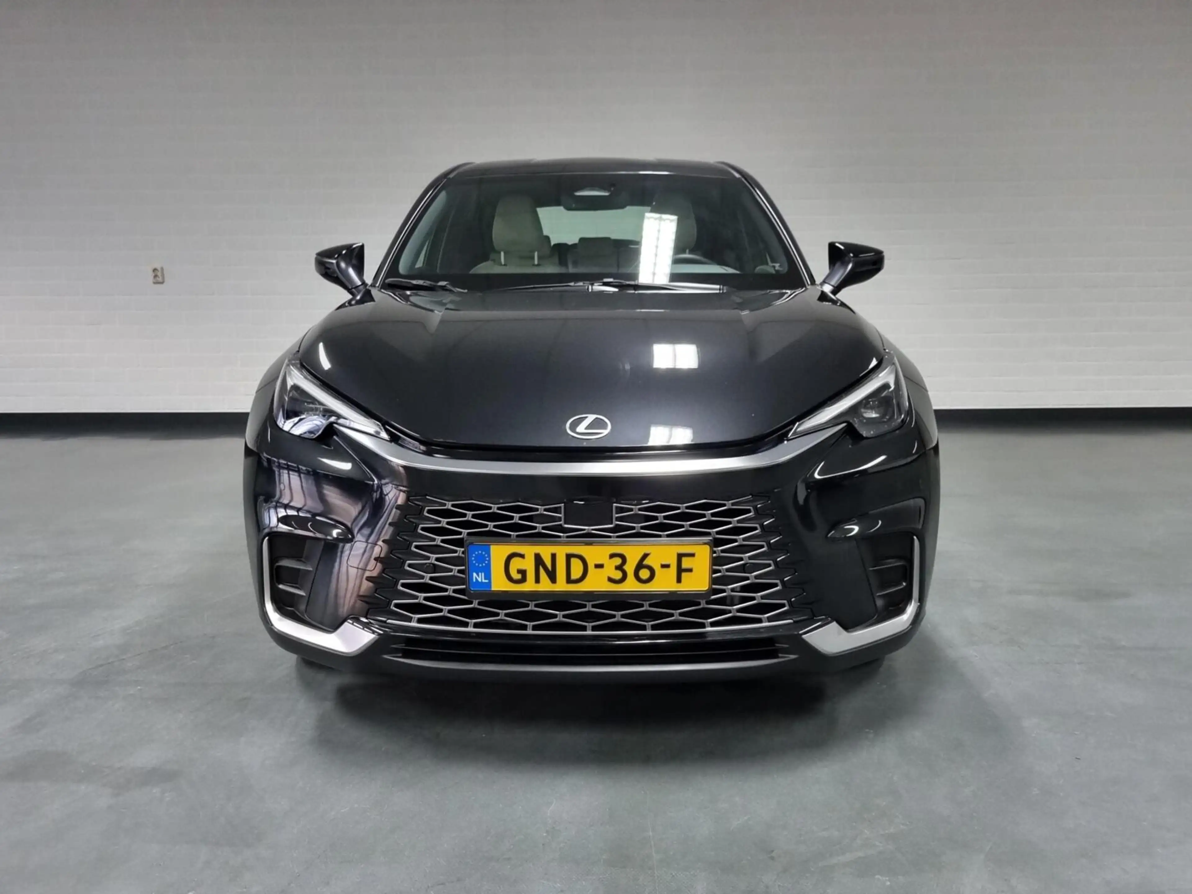 Lexus LBX 1.5 Elegant / Leder / PDC / BSM — photo 2