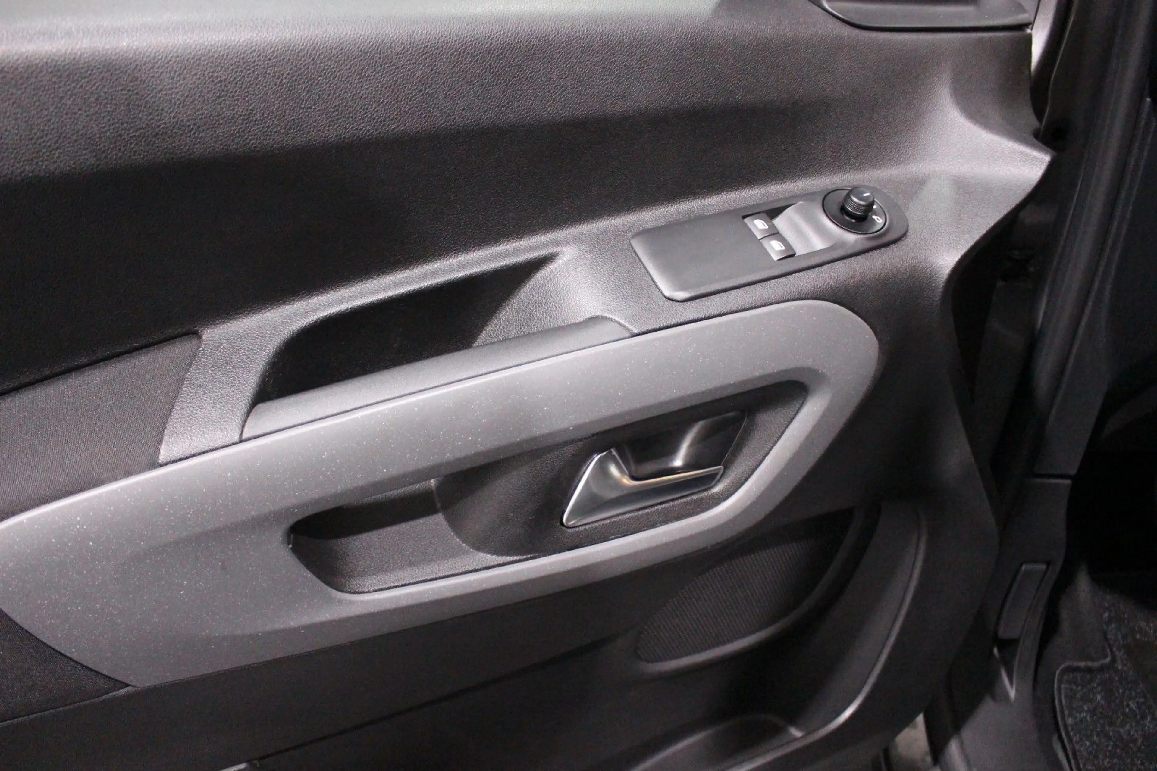Citroen Berlingo Live M PACK NAVI SPUR ALU AHK TOP SH 2H — photo 16