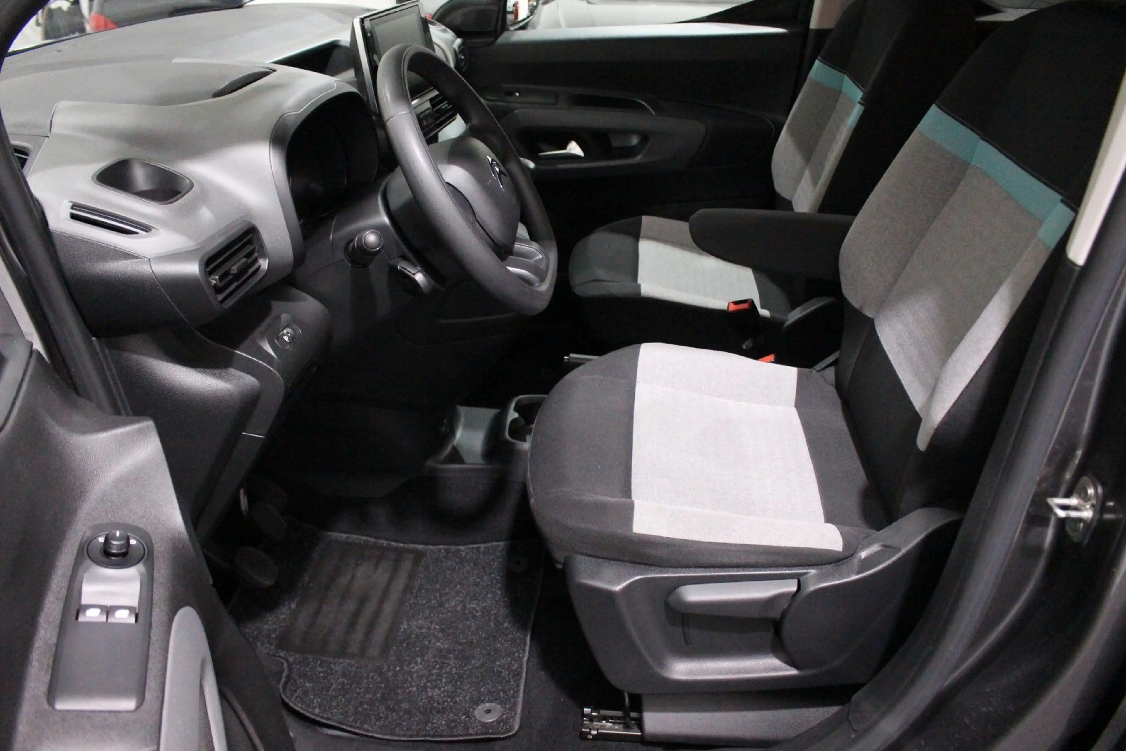 Citroen Berlingo Live M PACK NAVI SPUR ALU AHK TOP SH 2H — photo 15