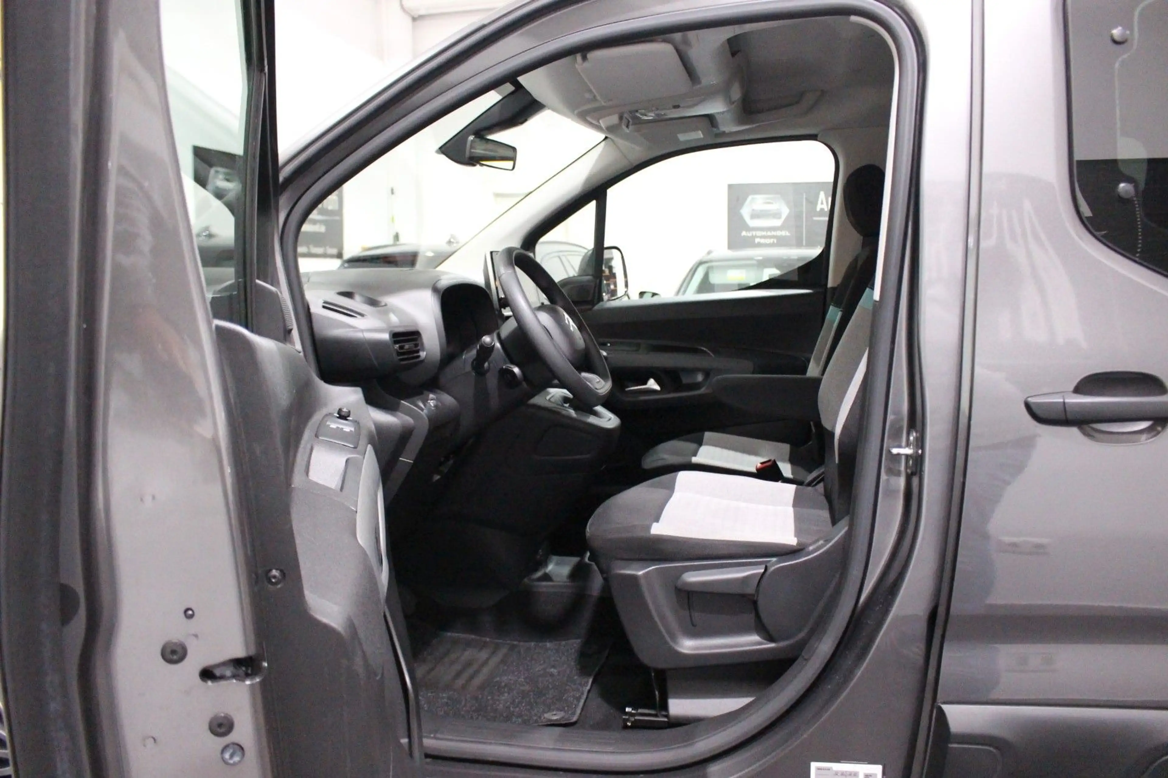 Citroen Berlingo Live M PACK NAVI SPUR ALU AHK TOP SH 2H — photo 14