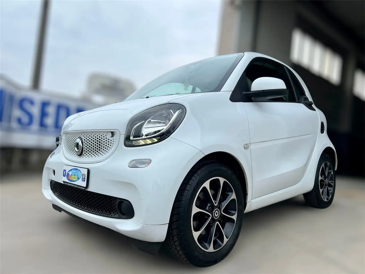 smart forTwo 70 1.0 twinamic Passion OK NEOPATENTATI Bianco - 2