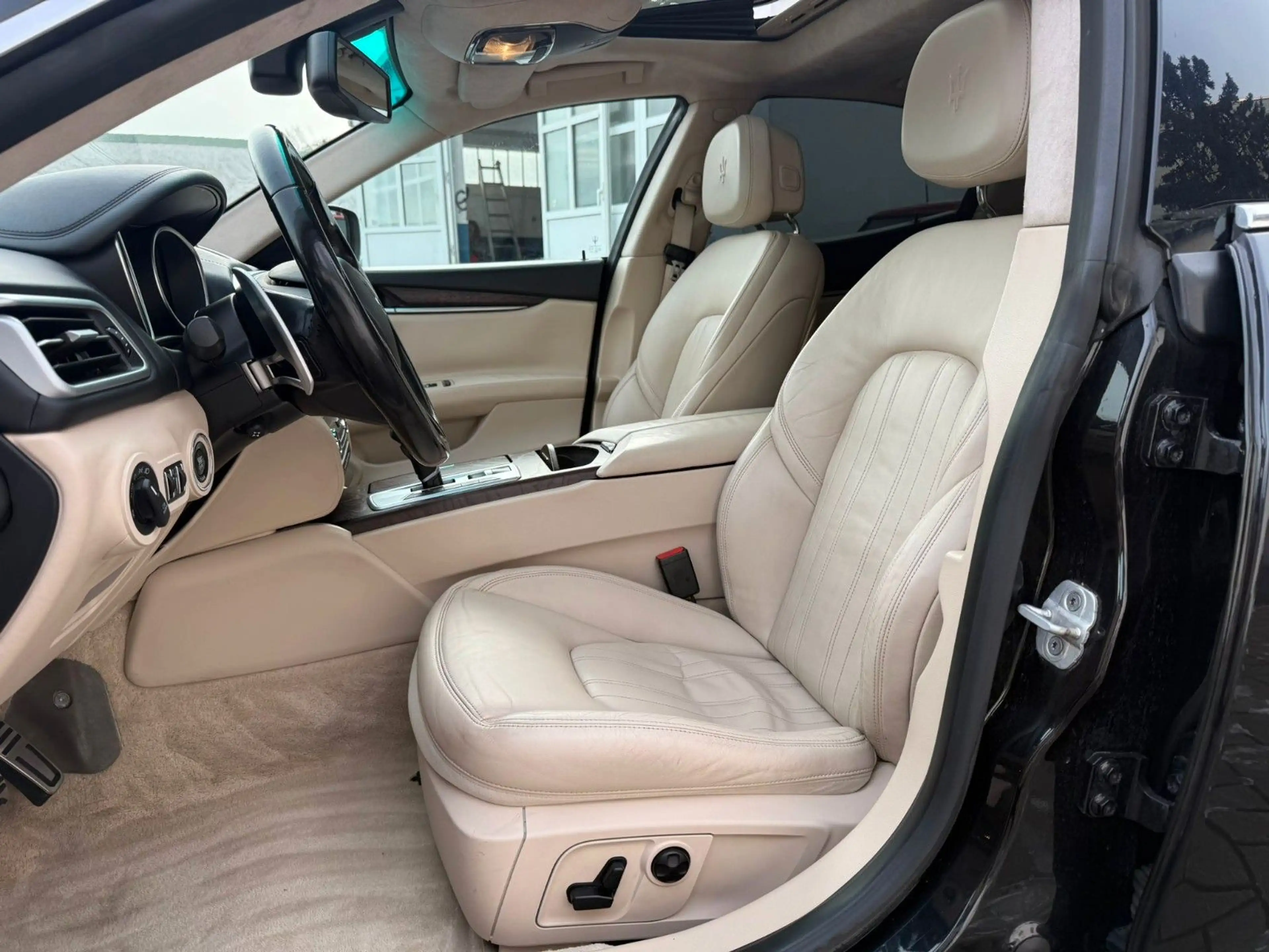 Maserati Ghibli 3,0 Diesel V6*Glasdach*20 "Kamera" — photo 13