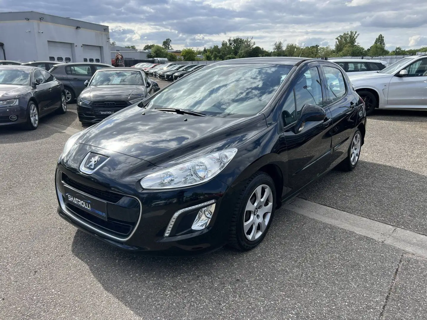 Peugeot 308 1.6 HDi 92ch Style III 5Portes Clim Régulateur Dis Schwarz - 1
