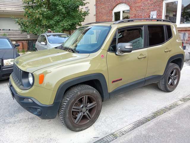 Imagine Jeep Renegade Trailhawk 4WD AUTOMATIK Taubenreuther-Fahrwerk