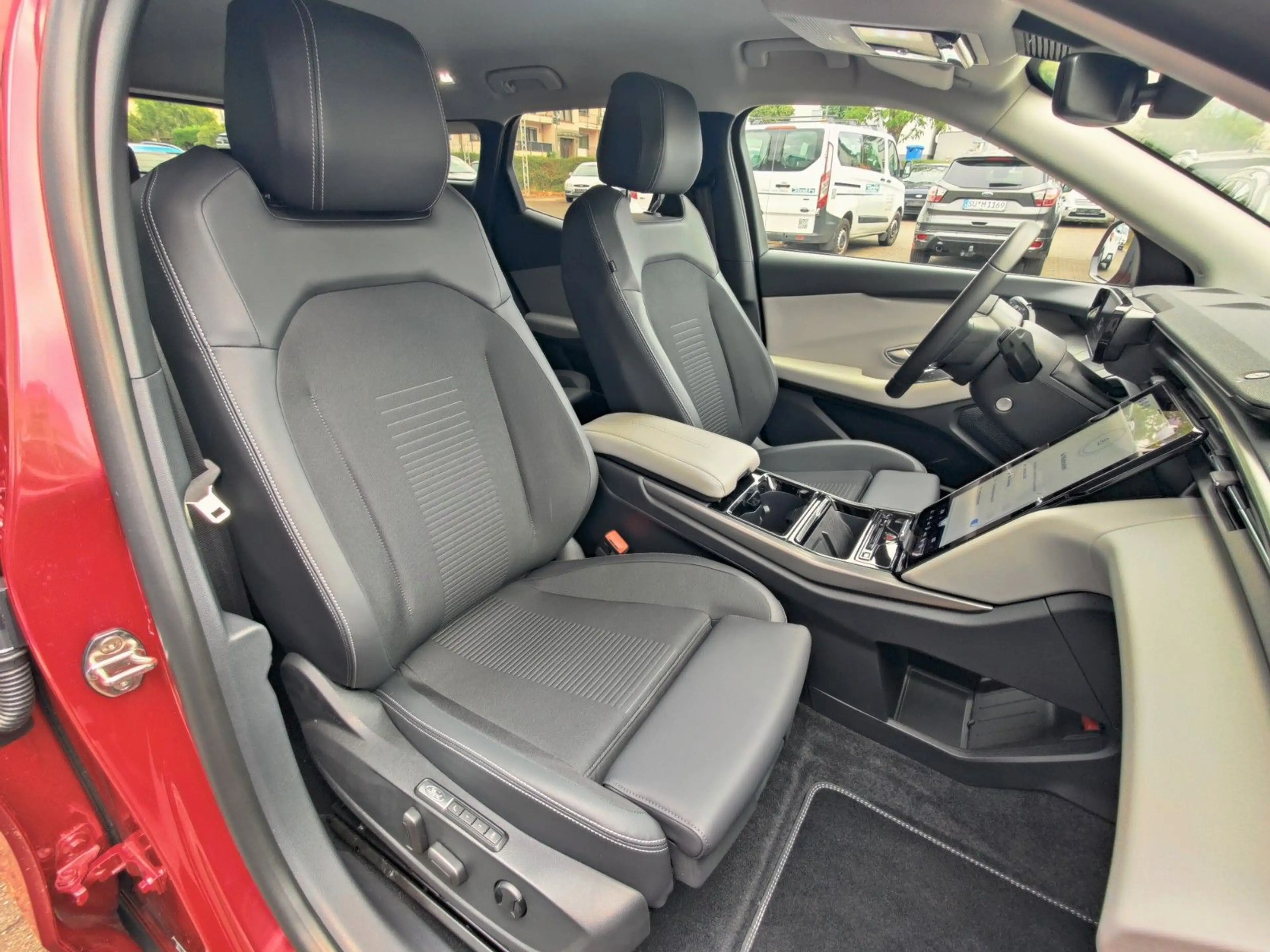Ford Explorer Select RWD — photo 14