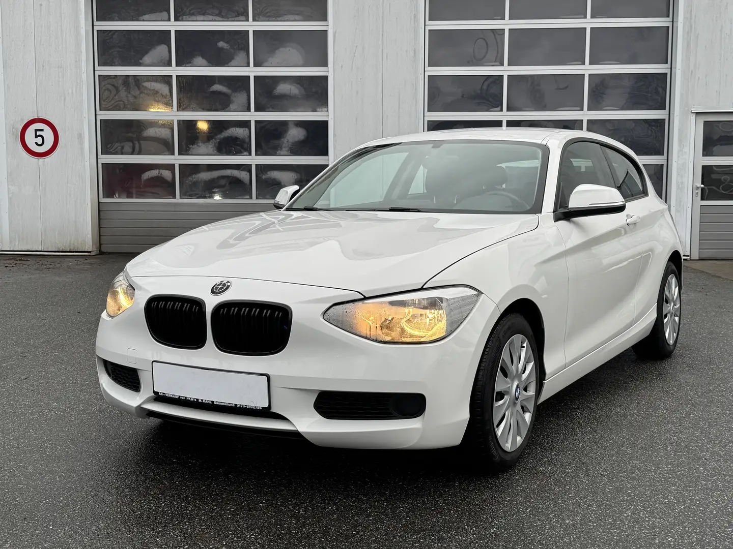 BMW 114 114 i Weiß - 1