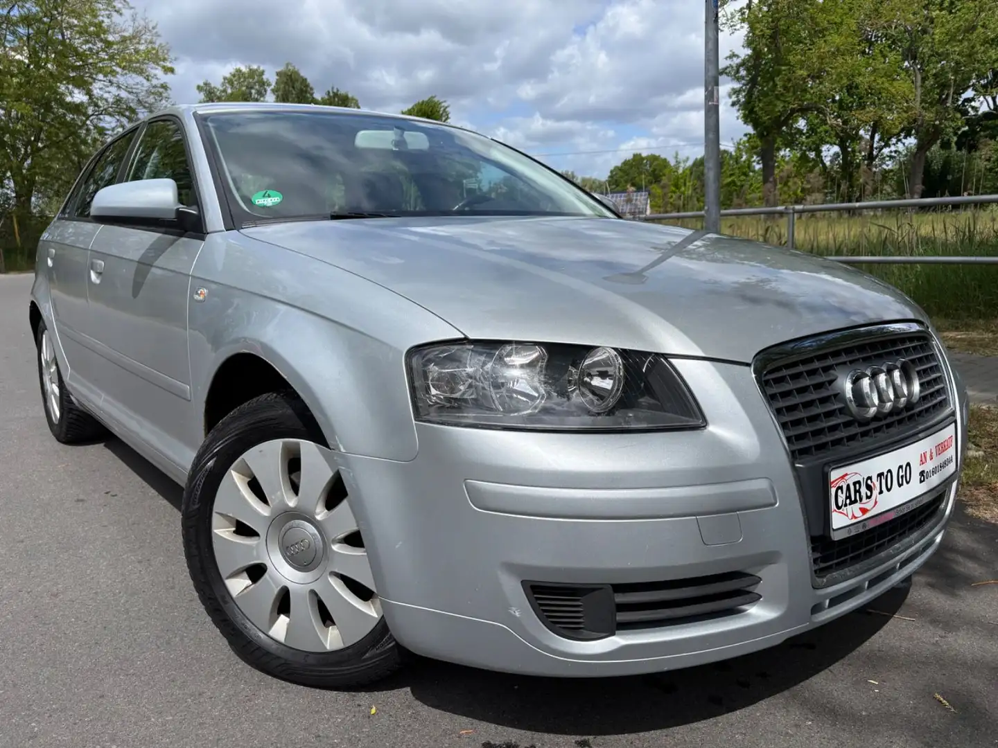 Audi A3 Sportback 2.0 TDI Attraction Silber - 2