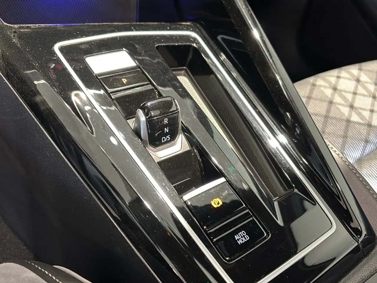 Volkswagen Golf Variant 2.0 TDI SCR R-Line DSG 20