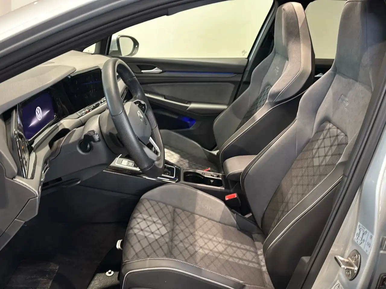 Volkswagen Golf Variant 2.0 TDI SCR R-Line DSG 11