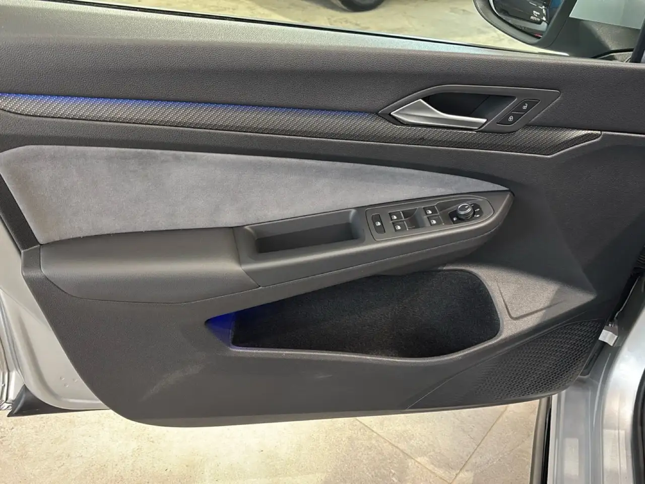 Volkswagen Golf Variant 2.0 TDI SCR R-Line DSG 15