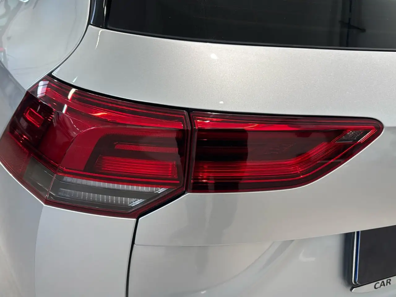 Volkswagen Golf Variant 2.0 TDI SCR R-Line DSG 21