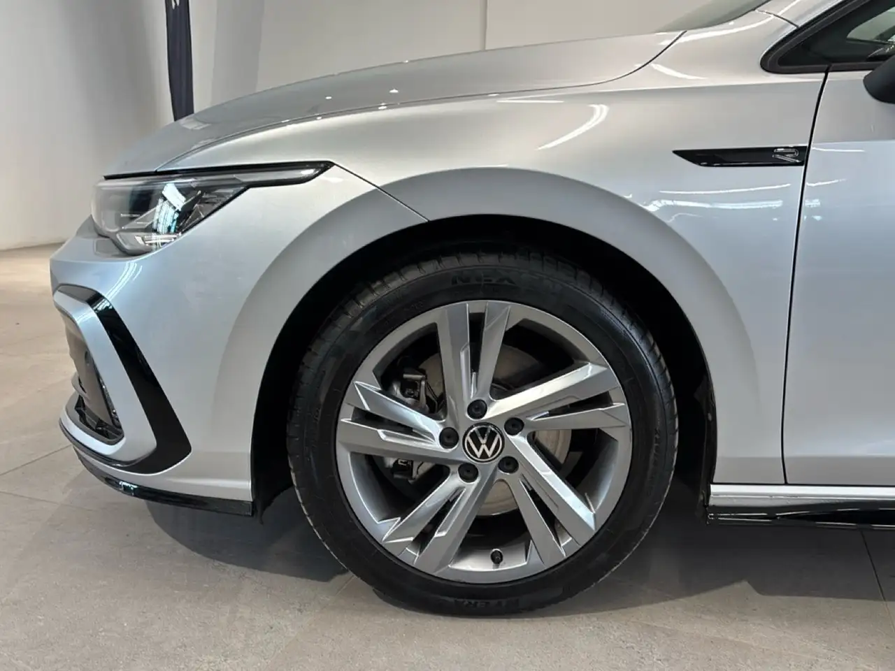 Volkswagen Golf Variant 2.0 TDI SCR R-Line DSG 8