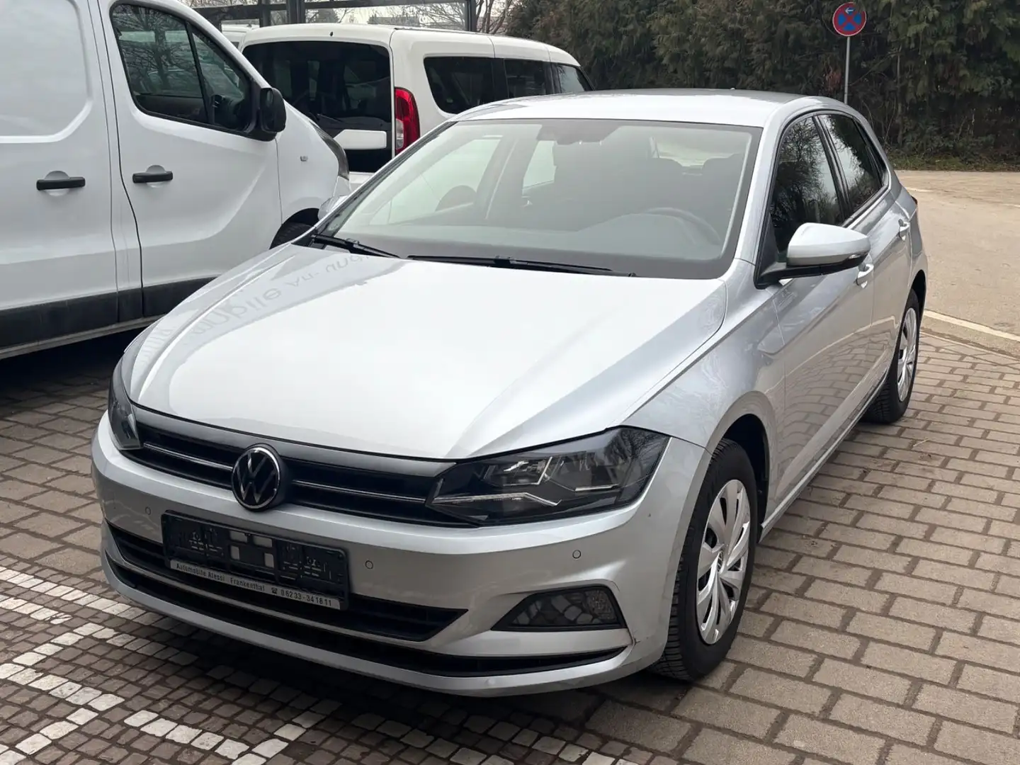 Volkswagen Polo VI Comfortline Silber - 2