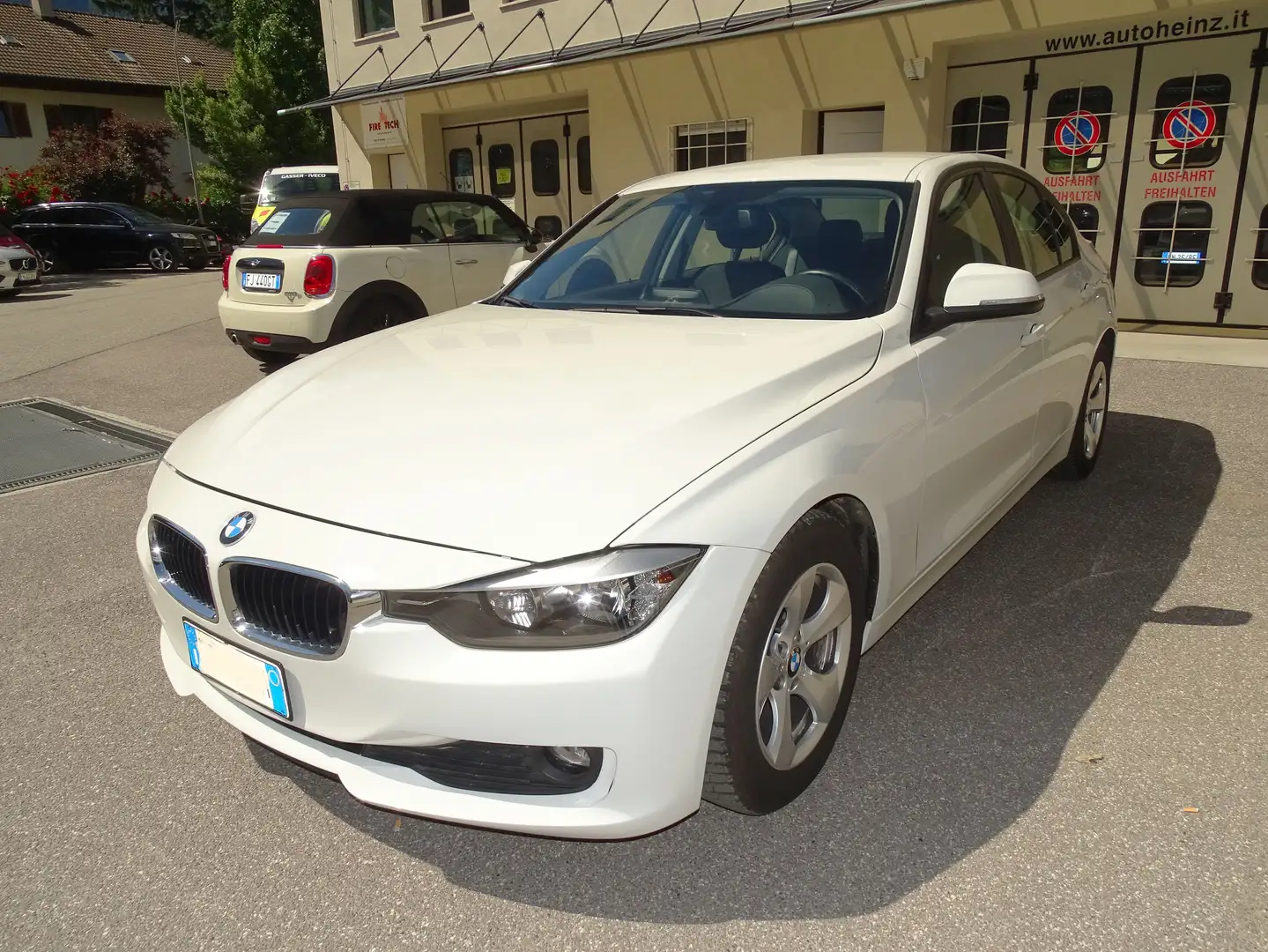 BMW 320 320d eff.dynamics Business automatic Bianco - 1