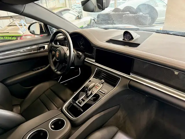 Porsche Panamera view 13