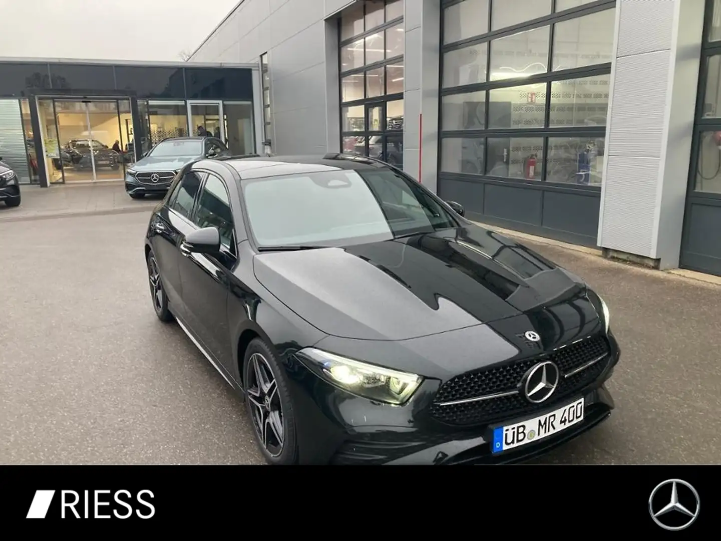 Mercedes-Benz A 200 AMG+AHK+PANO+MULTIBEAM+KEYLESS+DISTRONIC+ Schwarz - 1